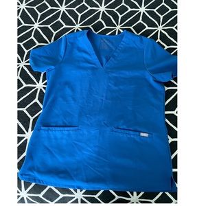 FIGS technical collection cargo scrub top